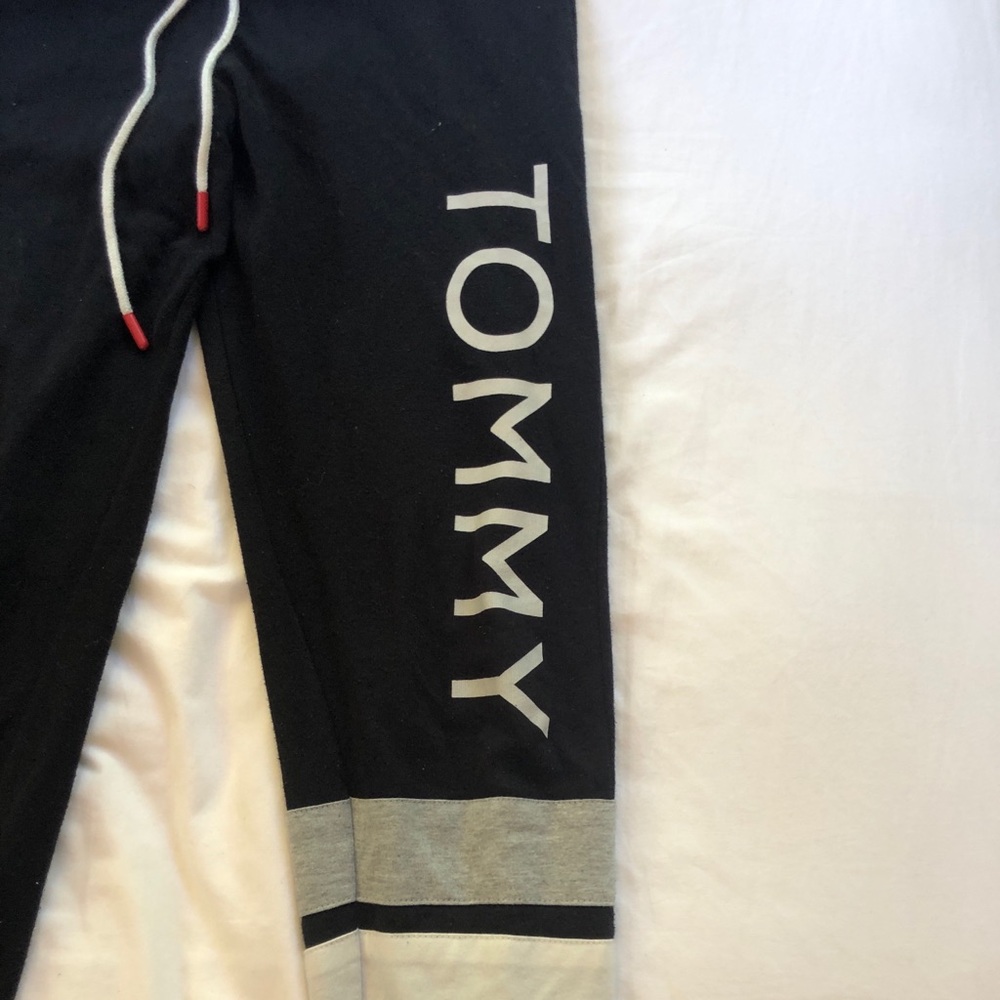 Tommy Hilfiger Sweatpants.
